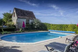 Image of Romantic Loire Valley cottage for 2 with superb heated pool & carp fishing lak