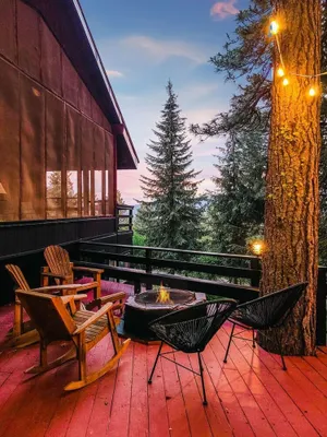 Image of Beautiful Vintage Decorated Cabin with Hot Tub