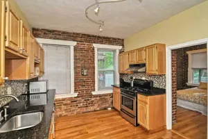 Image of Beautiful 4BD\/2BA Gem! Near airport, city, subway!