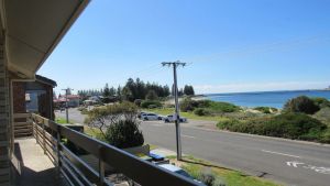 Image of Upstairs Beachfront Unit in Central Location