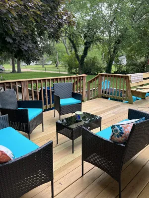 Image of 3 minutes to Lake Michigan on Lake Michigan Wine Trail