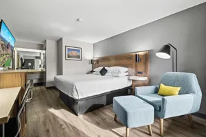 Image of Just What You Were Looking For! Enjoy Pool Access, Free Breakfast & Free Parking