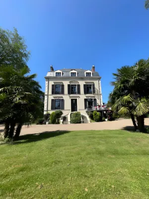 Image of Domaine de la Belvaudière - 22 Pers - Piscine - Luxe -Rêve au Mans