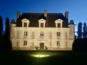 Image of 17th century manor house for a complete change of scenery