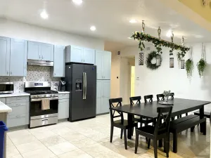 Image of Bright Earthy Mira Mesa Home