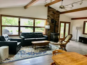 Image of 5 bedroom Little Glen Lake home. Close to Glen Arbor & Sleeping Bear Dunes.