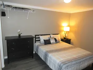 Image of The Roost 🐓 - Guest House with Queen bed and Twin futon