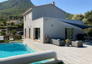 Image of Contemporary house, large swimming pool, quiet, family-oriented, 15 minutes from the sea