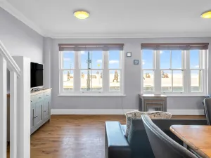 Image of Pass the Keys Sunset Cottage Luxury Home On The Seafront