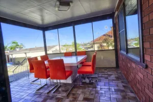 Image of Wollongong station holiday house with Wi-Fi,75 Inch TV, Netflix,Parking,Beach