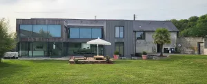 Image of VILLA COMBINES MODERNITY AND STONES. IDEAL FOR FAMILY OR WORK