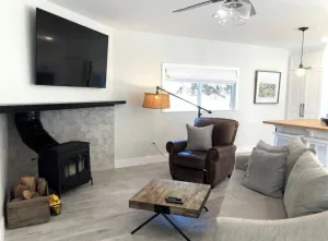 Image of Country cottage just outside Ojai and close to nearby hiking trails