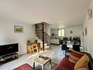 Image of Large bright apartment on the first floor