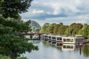 Image of spacious houseboat - bungalow with roof terrace \"downtown\" Hamburg