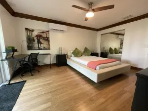 Image of Studio in the heart of Wellington, 3 miles from the Polo Club and WEF