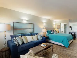Image of Studio Condo, Near Beach, Shared Pool and Hot Tub