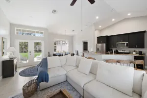 Image of PRIVATE, SPACIOUS, COZY & CLEAN!! CLOSE TO EVERYTHING. GULF COAST 20 MIN AWAY 🏝