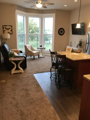 Image of Unit 1 Henderson suite