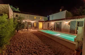 Image of Provencal farmhouse in the heart of L'Isle-sur-la-Sorgue