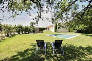 Image of In PROVENCE, Facing LUBERON, A LITTLE CORNER OF PARADISE, PRIVATE VILLA FOR 6 Pers