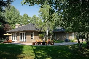Image of Gimlet Family Home Close to Lift with Hot Tub!