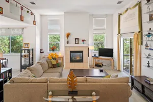 Image of Manzanita Manor-Whimsical art & near downtown