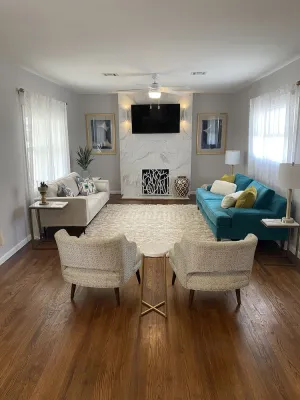 Image of Spacious Craftsman, Near downtown and Pioneer Woman  Mercantile