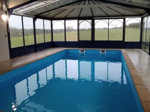 Image of Grande maison avec piscine privée, 7 chambres et vue sur la campagne - FR-1-410-444