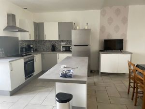 Image of Grande maison avec piscine privée, 7 chambres et vue sur la campagne - FR-1-410-444