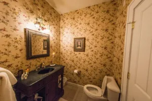 Image of Historic Building Suite @ Glendale -King Bed-Wifi