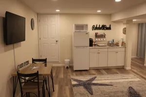 Image of Basement Suite w\/Private Entrance