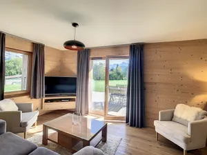 Image of Appartement 4P avec terrasse et vue Mont Blanc - FR-1-560-24