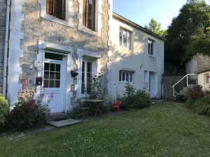 Image of Appartement sur Jardin à 500m de la Plage d Omaha Beach