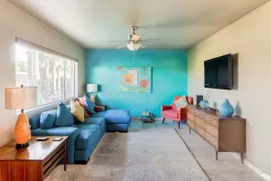 Image of Mid century modern condo near Old Town, pool & BBQ