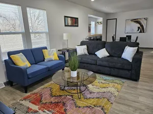 Image of Modern 3BR Home, 3 min airport.