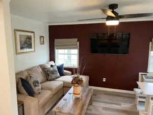 Image of Waterfront 2 Bedroom\/Duplex G\/Newly Remodeled