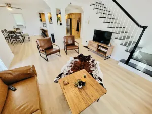 Image of BEAUTIFUL NEWLY RENOVATED MODERN FARMHOUSE (4BD\/2BA)