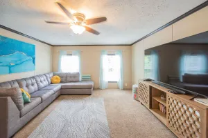 Image of Cheerful 4 bedroom cottage on Kentucky lake