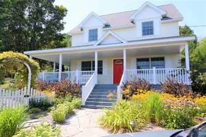 Image of Carraig Mor Cottage - Beautiful House, Amazing Garden, Downtown Baileys Harbor