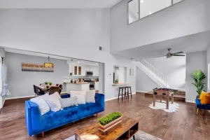 Image of Spacious high ceiling home in Fremont | Private Yard | King Bed