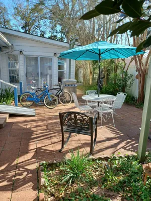 Image of BEACH & DOWNTOWN 5 BLOCKS, COURTYARD WITH GRILL, FULL HOUSE GENERATOR, 4 BIKES