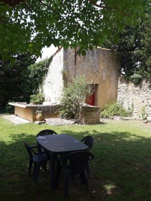 Image of Apartment in a Provencal farmhouse in the Orange countryside