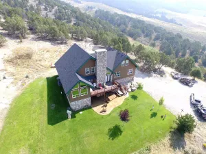 Image of Secluded Vacation Lodge for FAMILIES. Sleeps 22! Just MINUTES from Lava & Golf