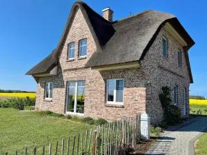 Image of Relax in the thatched house with sauna, fireplace, water view and XXL garden