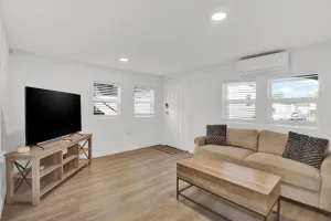 Image of Cozy & Contemporary 2 Bedroom w\/ Great Location!