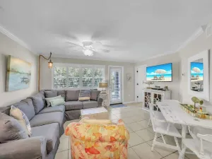Image of Summer Breeze 12 by Current Tides Vacation Rentals