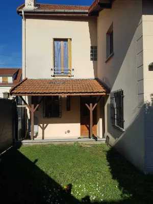 Image of LIKEHOME - Detached house near PARIS