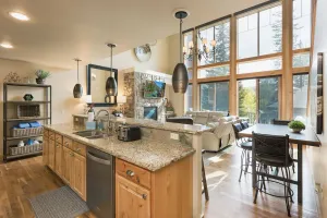 Image of Largest Alpenglow Townhome - Hot Tub - Views - Steps to the slopes