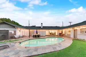 Image of Luxury 4 Bedroom Villa with Pool