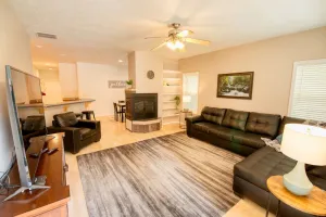 Image of Cozy 3-Bedroom Oasis in the Heart of the City - Perfect for Your Next Getaway!